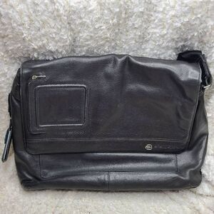 Piquadro Vibe Laptop and‎ i-Pad Italian Leather Messenger Bag